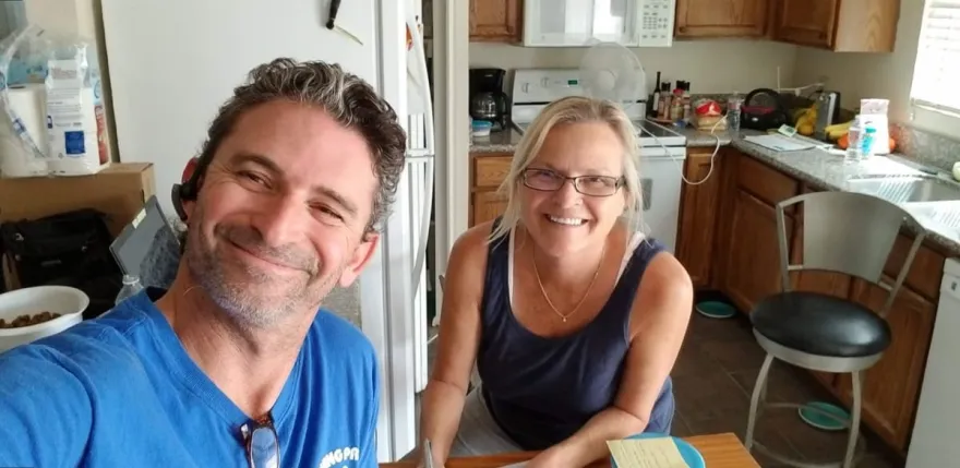 Happy customer thanking the Moving Pro Inc team